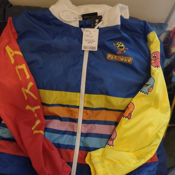 Clothes - Picture 16 of 16